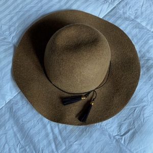 100% wool hat